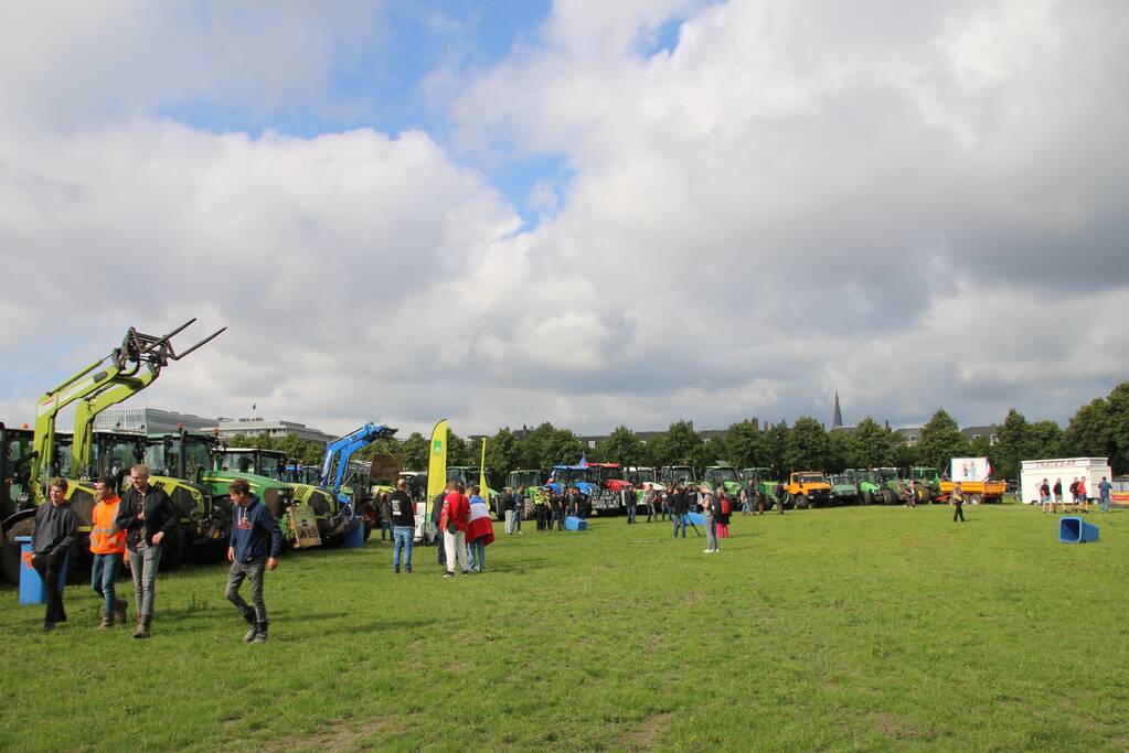 Eerste boeren arriveren op demonstratieterrein