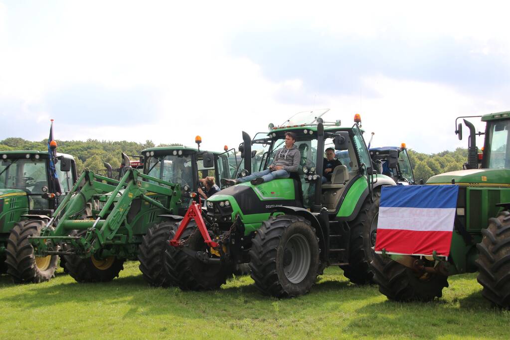 Eerste boeren arriveren op demonstratieterrein