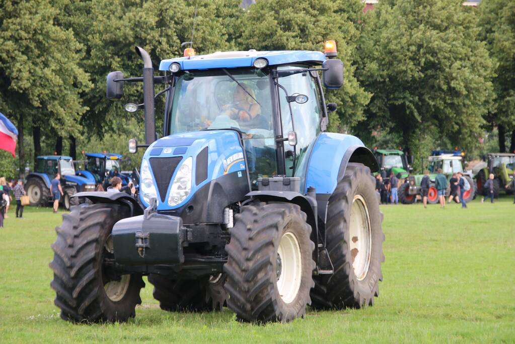 Eerste boeren arriveren op demonstratieterrein