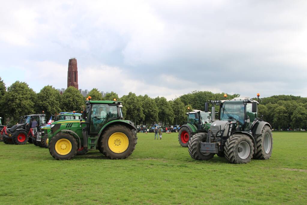 Eerste boeren arriveren op demonstratieterrein