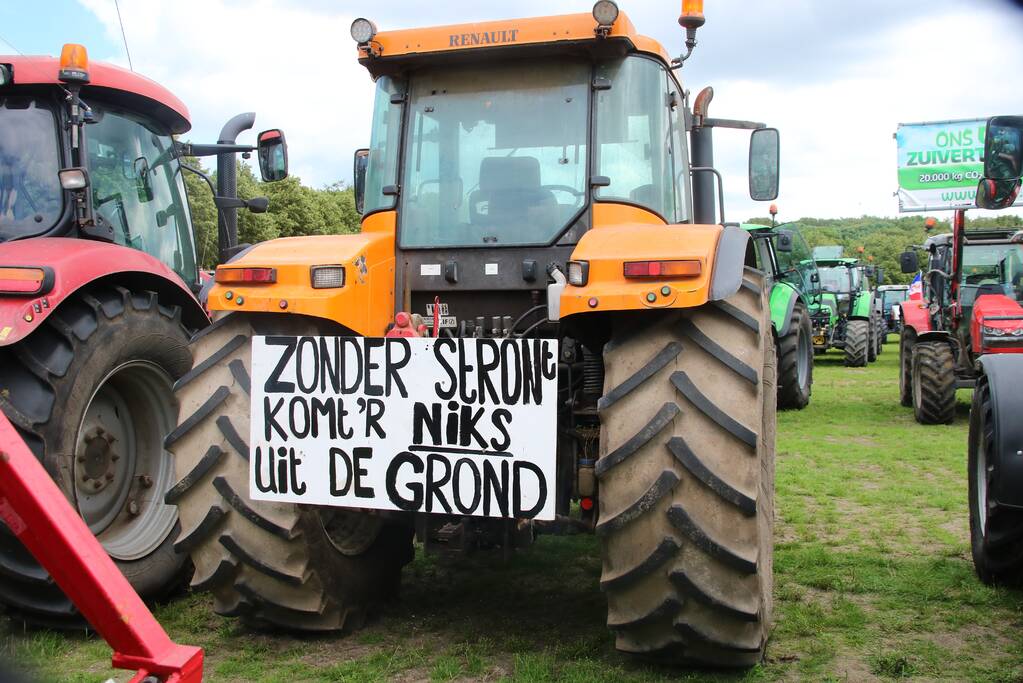 Eerste boeren arriveren op demonstratieterrein