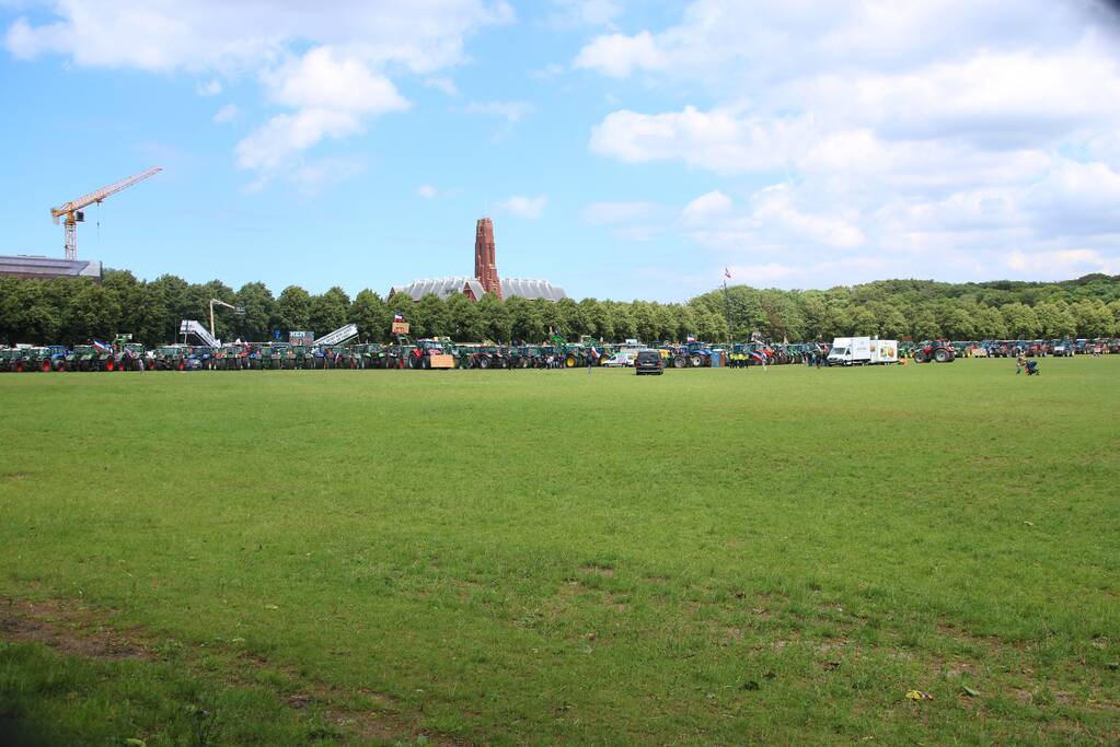Eerste boeren arriveren op demonstratieterrein