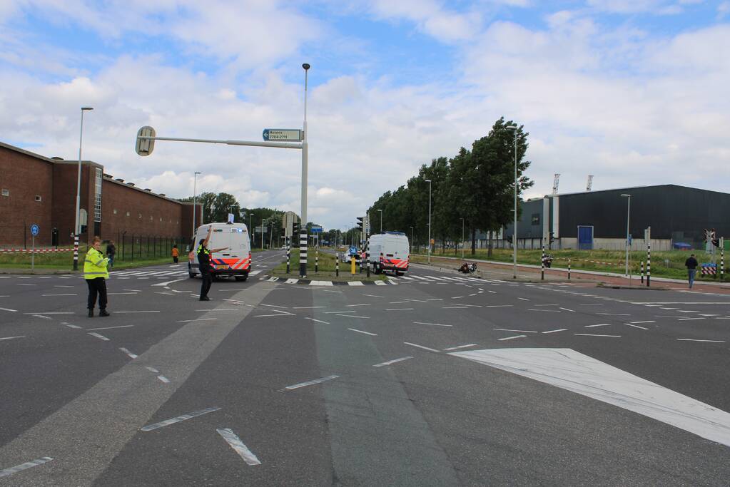 Motoragent overleden bij aanrijding met vrachtwagen
