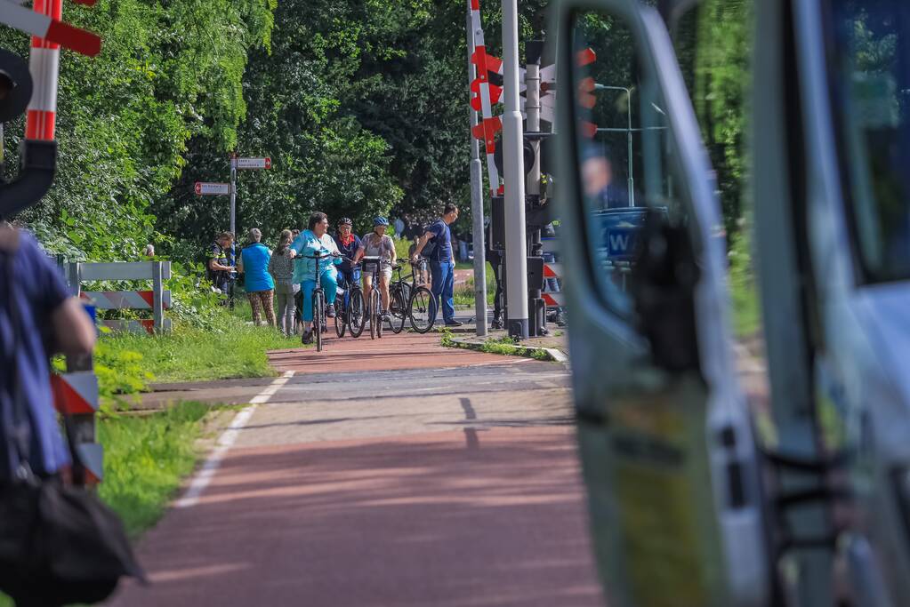 Overstekende fietser gewond bij botsing met taxibus