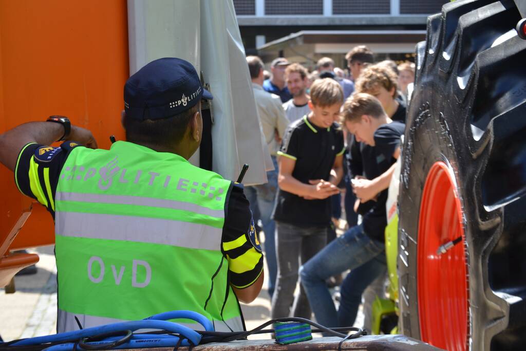 Boeren voeren actie bij provinciehuis