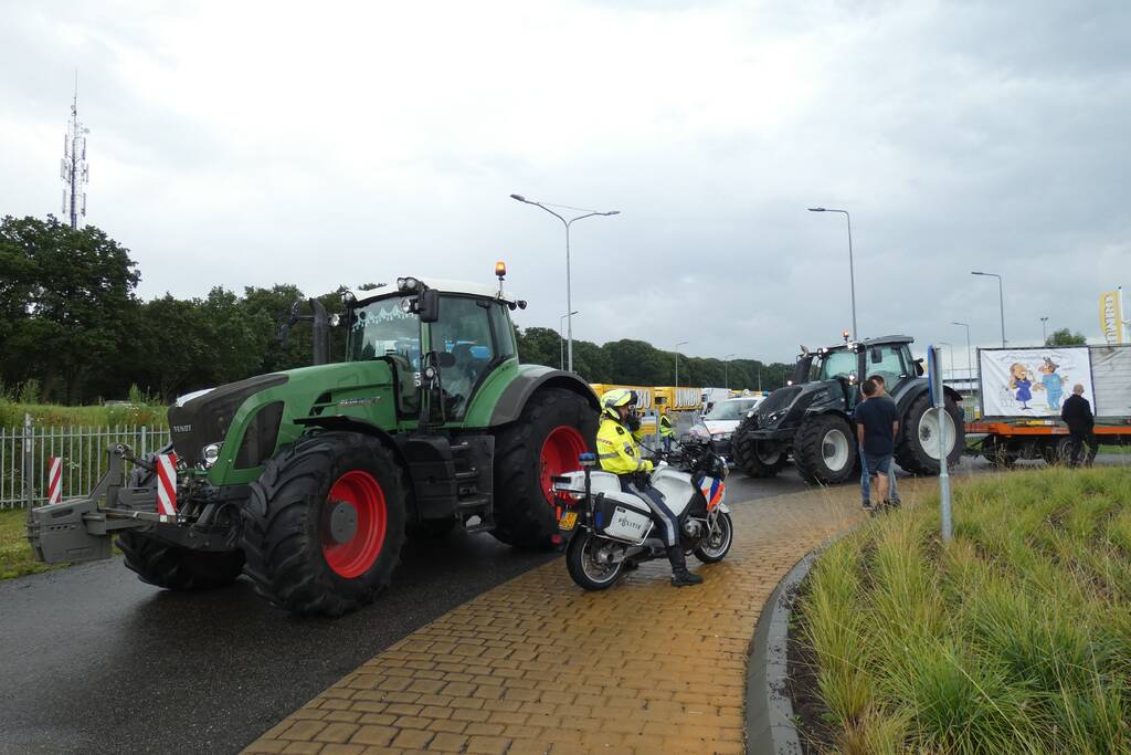 Broeren blokkeren toegang tot Jumbo distributiecentrum