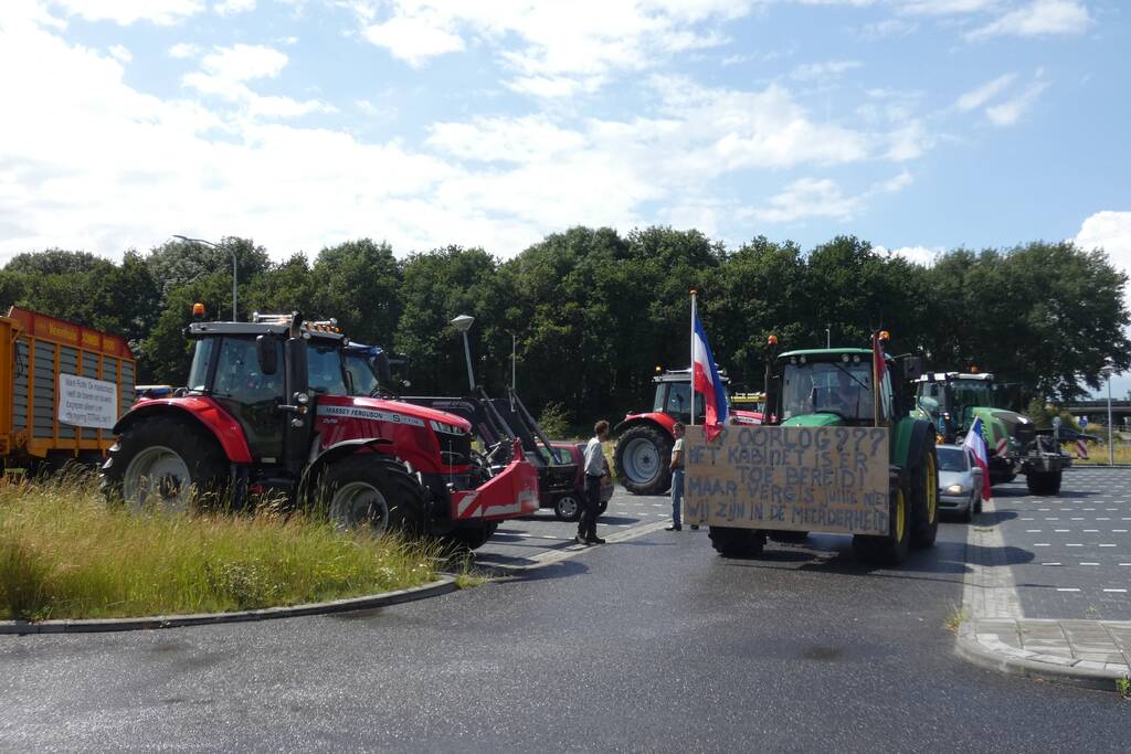 Broeren blokkeren toegang tot Jumbo distributiecentrum