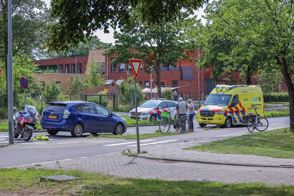 Fietser geschept op oversteekplaats
