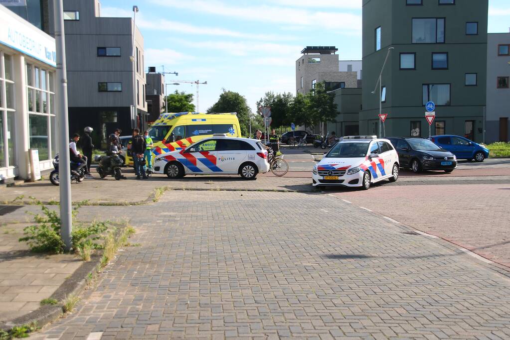 Fietser gewond bij botsing met scooter