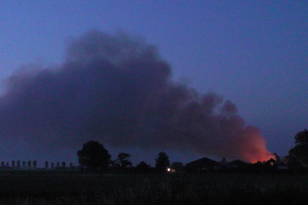 Vuurzee verwoest schuur volledig