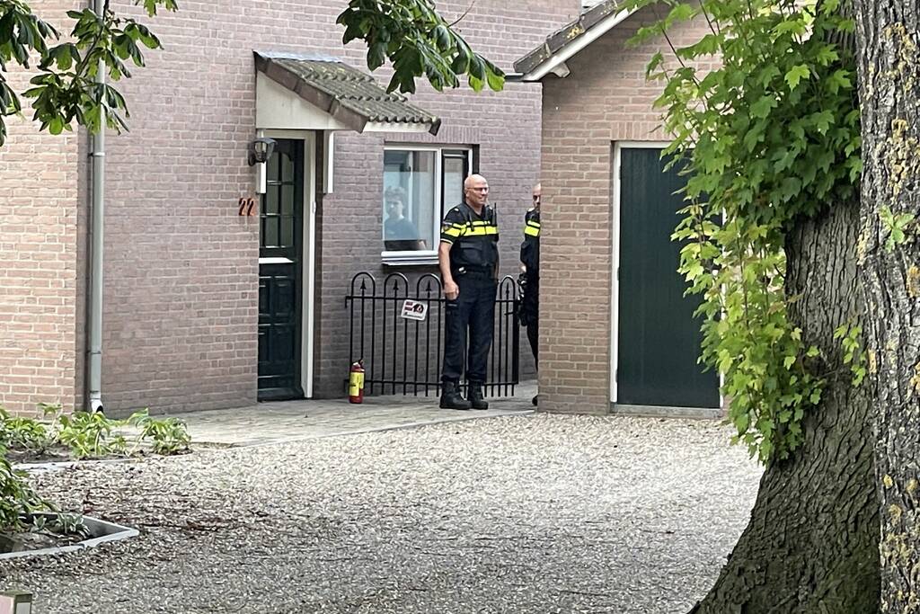 Brandweer haalt verbrande pizza uit oven
