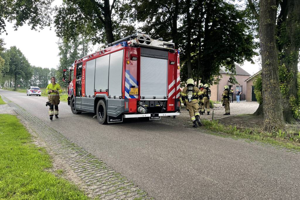 Brandweer haalt verbrande pizza uit oven