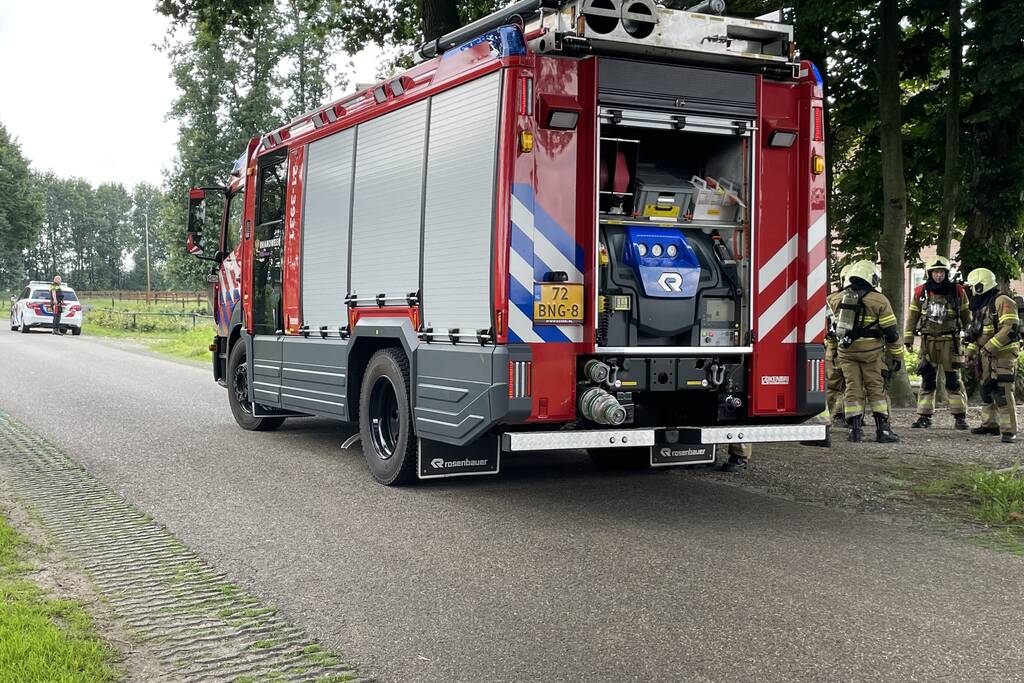 Brandweer haalt verbrande pizza uit oven