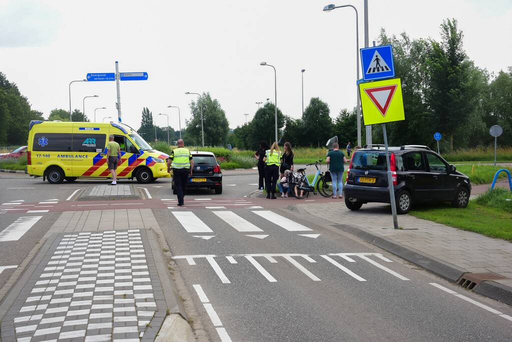 fietsster aangereden door auto