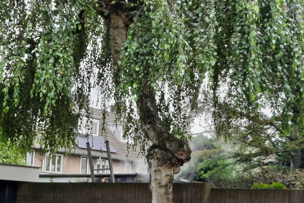 Veel rook bij brand in schuur