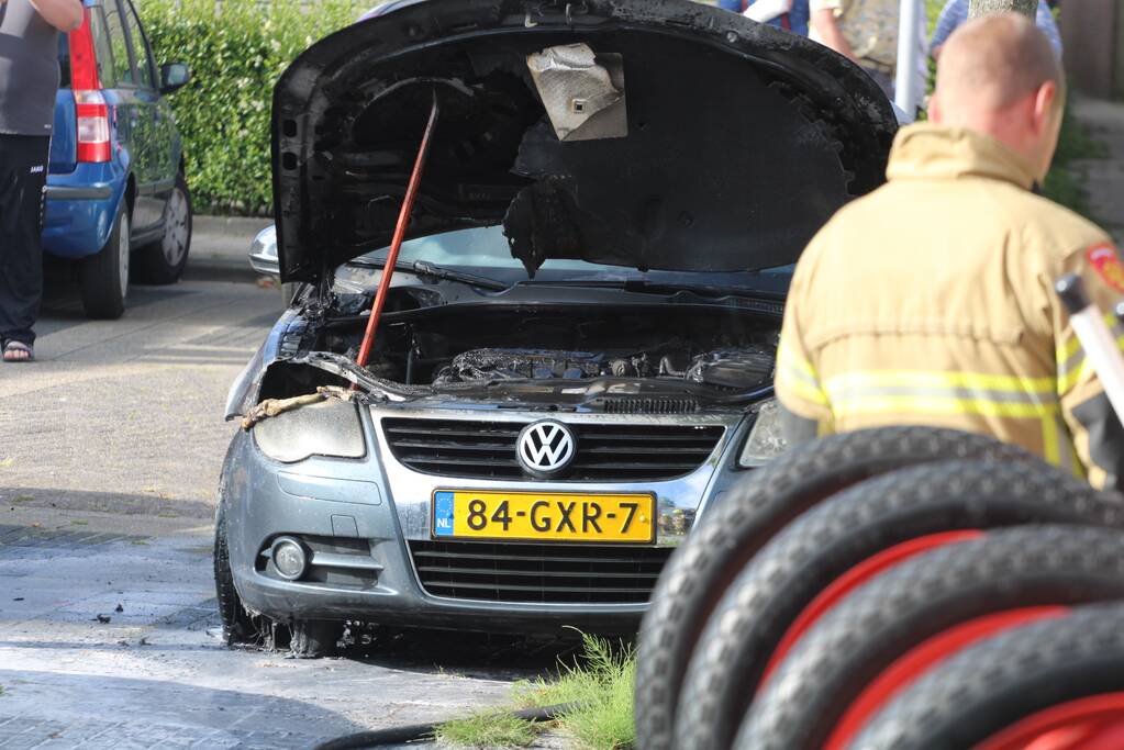 Voorkant van auto uitgebrand
