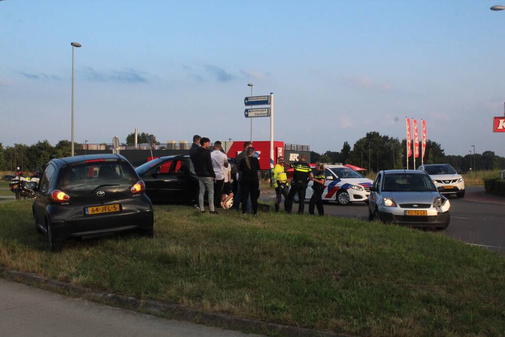 Schade bij ongeval op rotonde