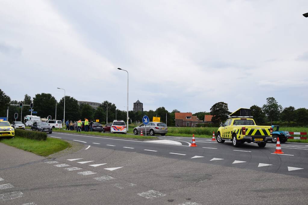 Rijstrook afgesloten na kop-staart botsing