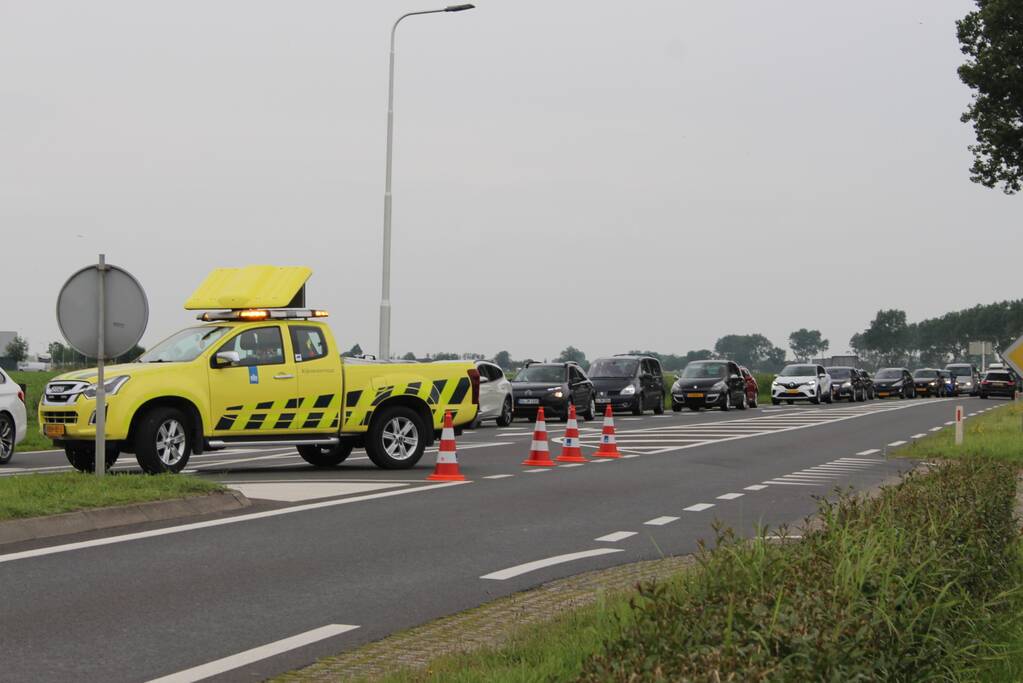 Rijstrook afgesloten na kop-staart botsing