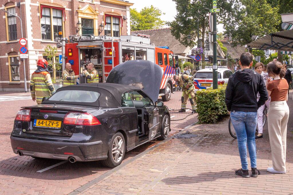 Motorcompartiment auto vat vlam