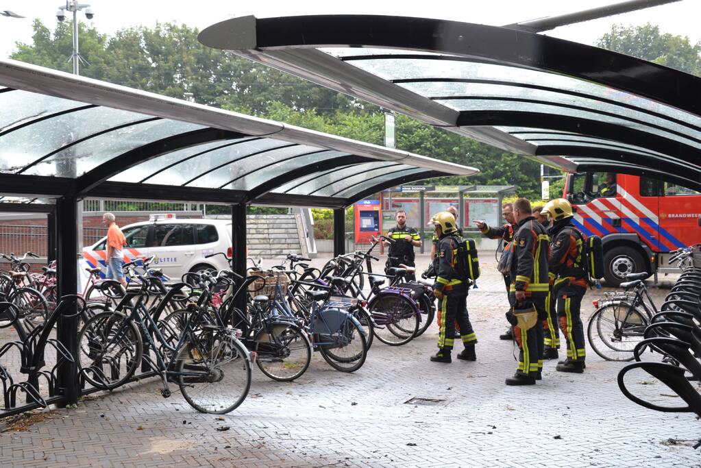 Fiets in brand in fietsenstalling