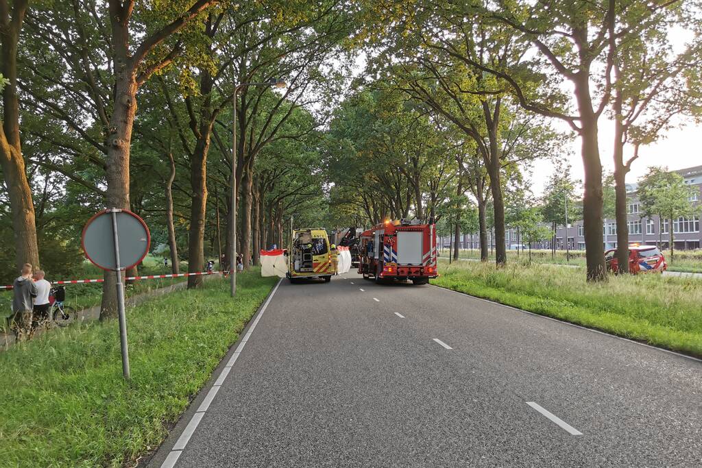 Zeer ernstig ongeval, auto op zijn kant