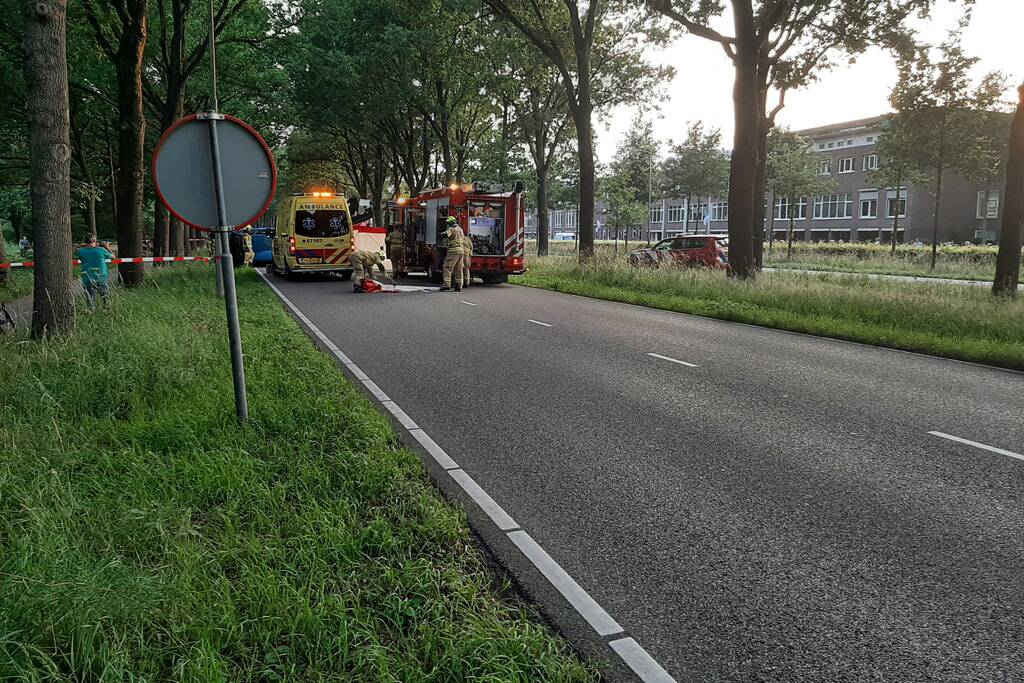 Zeer ernstig ongeval, auto op zijn kant