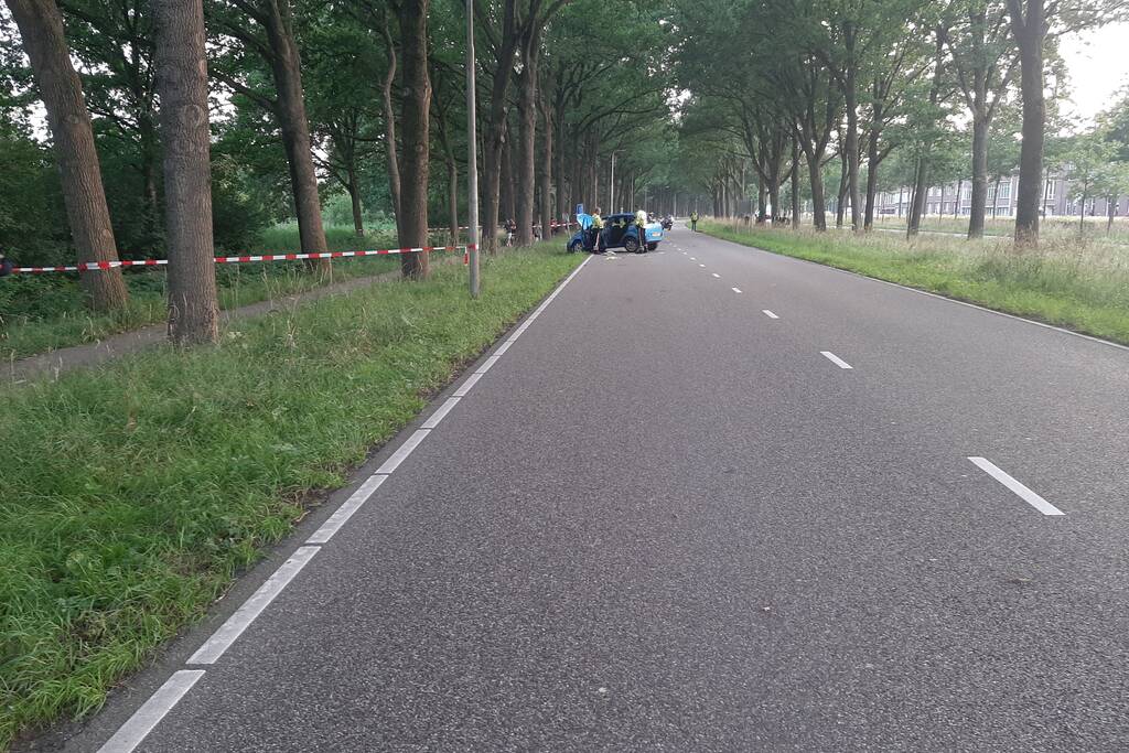 Zeer ernstig ongeval, auto op zijn kant