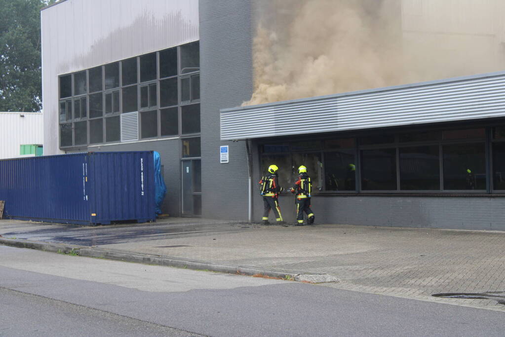 Grote uitslaande brand bij Groenland Kip
