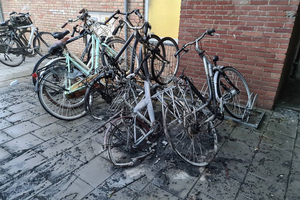 Fietsen lopen schade op door brand