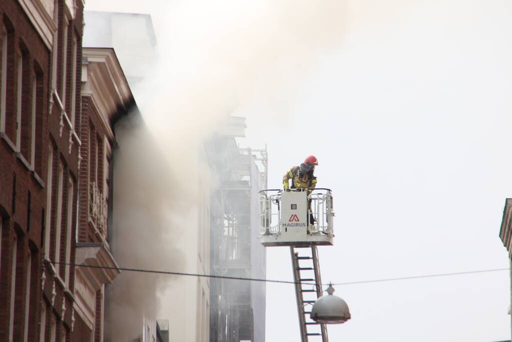 Acht gewonden bij grote brand in hotel Winston
