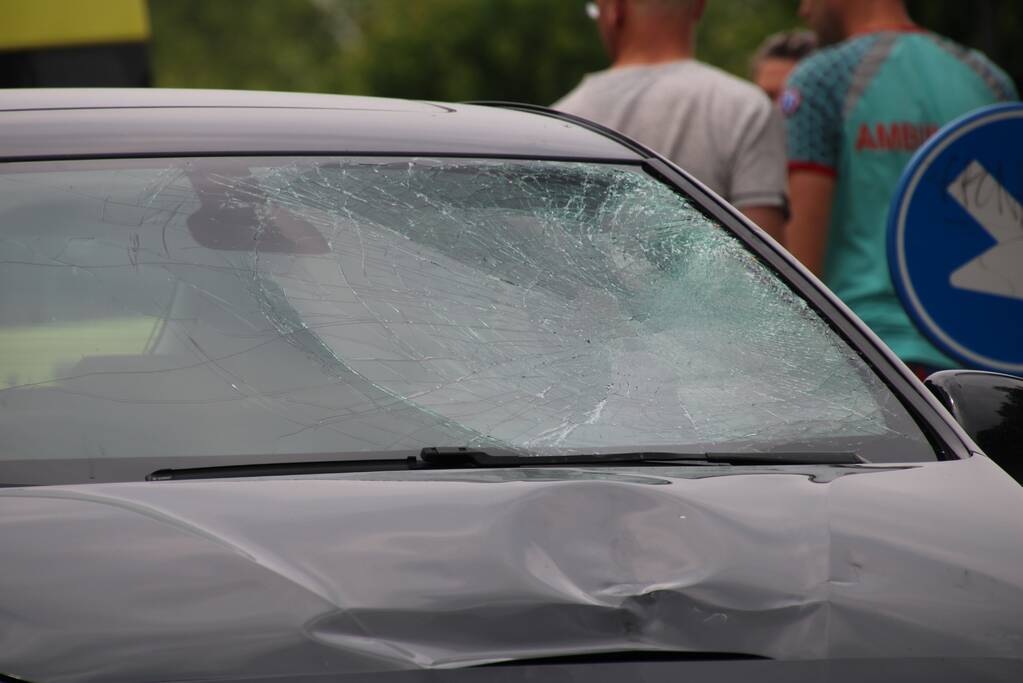 Wielrenner gewond bij ongeval met personenauto