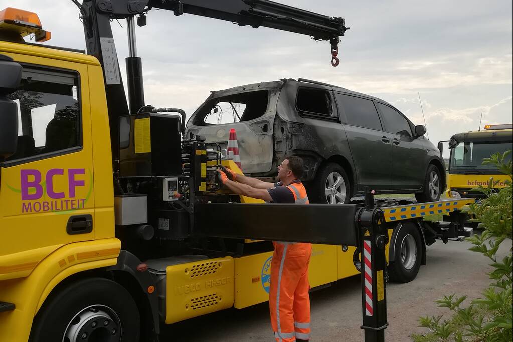 Caravan gaat in vlammen op