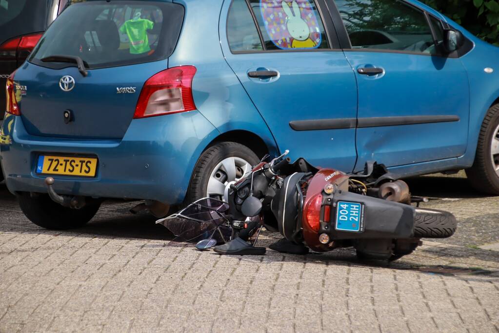 Scooterrijder gewond bij scooterongeval