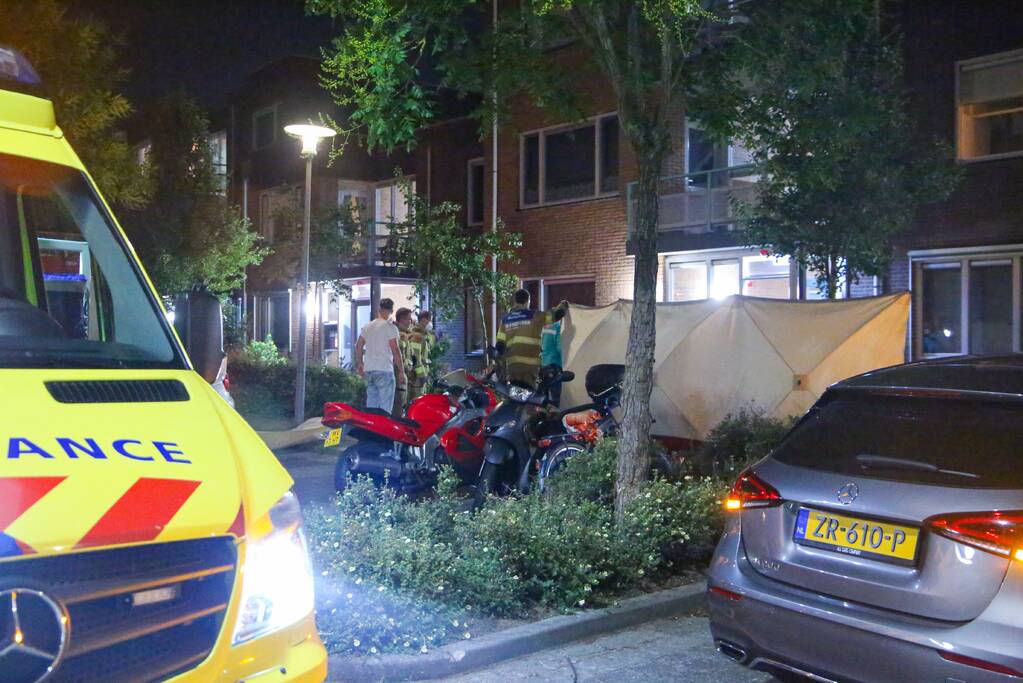 Persoon zwaargewond door incident op straat