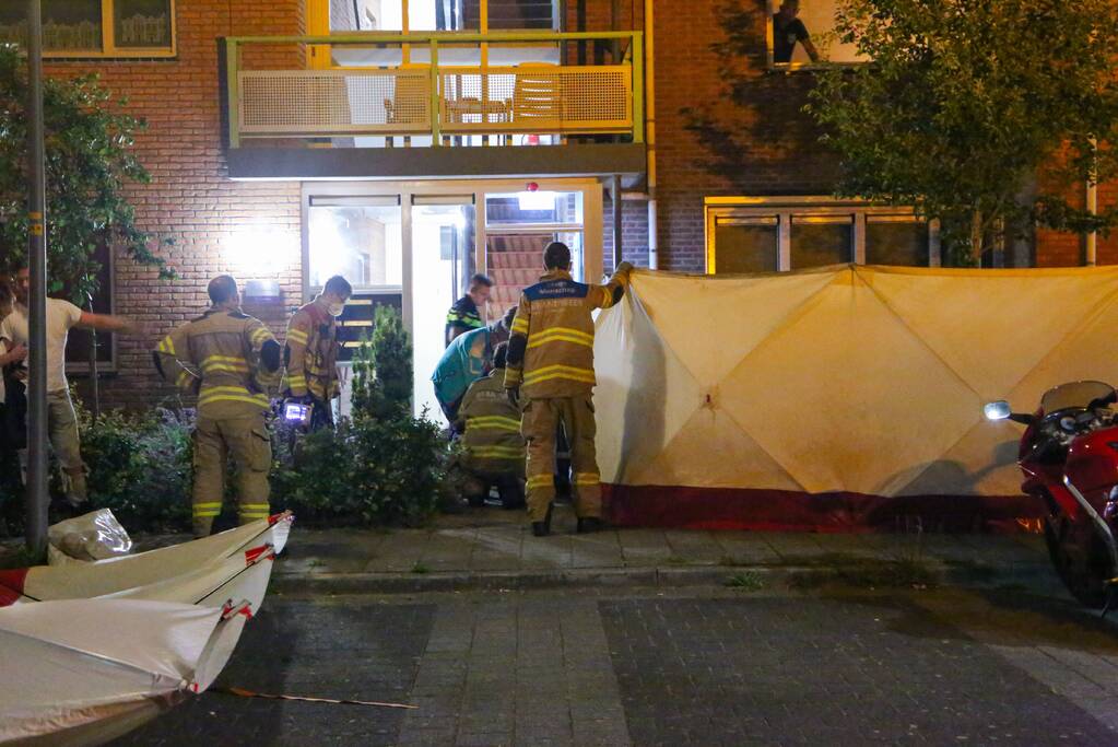 Persoon zwaargewond door incident op straat
