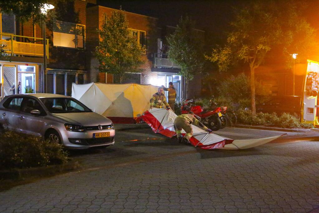 Persoon zwaargewond door incident op straat