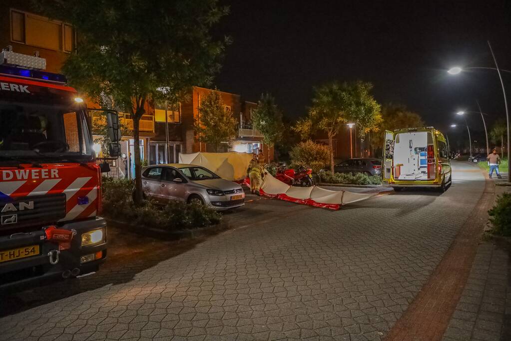 Persoon zwaargewond door incident op straat
