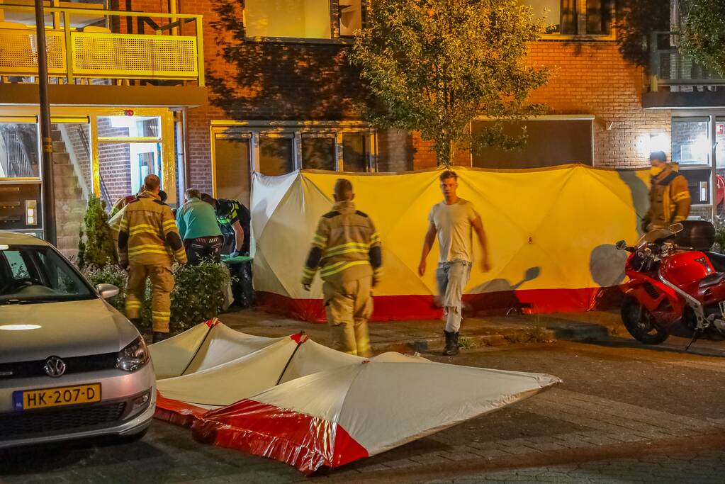 Persoon zwaargewond door incident op straat