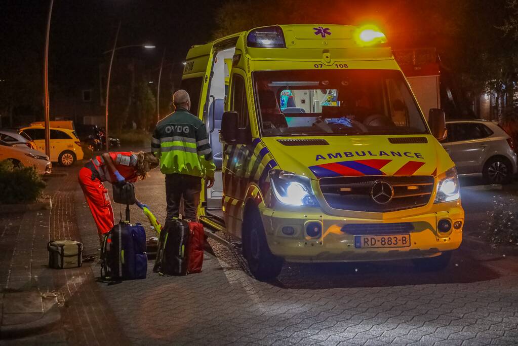 Persoon zwaargewond door incident op straat