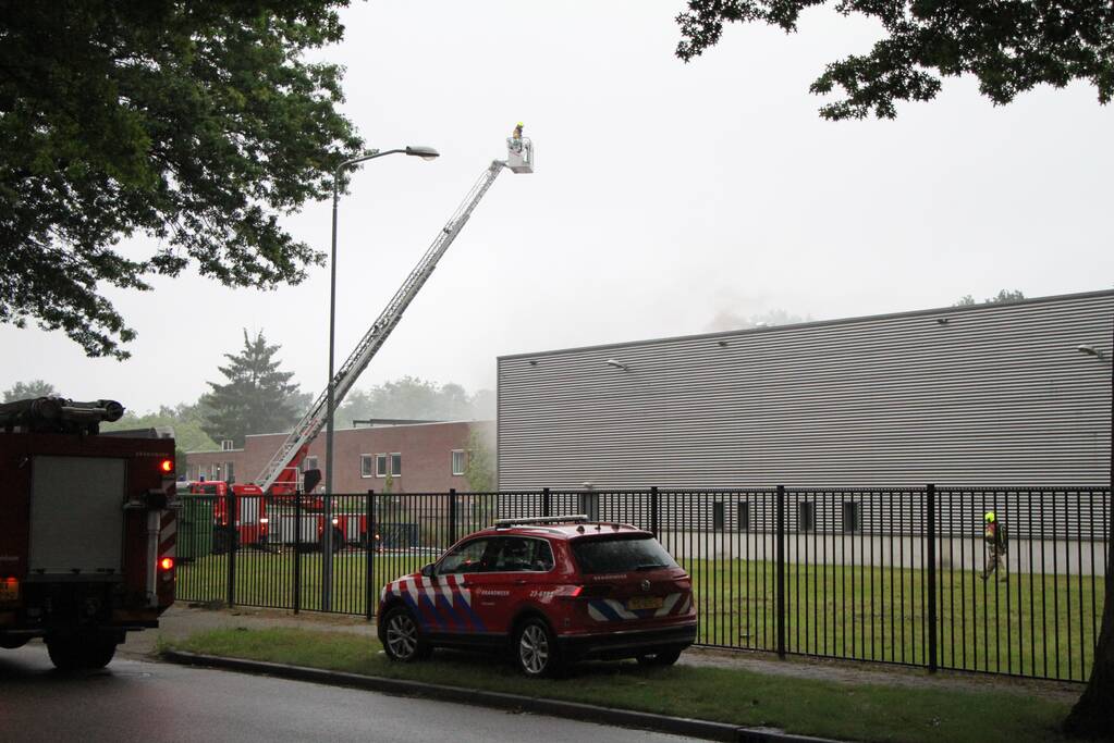Zeer grote brand in bedrijfspand