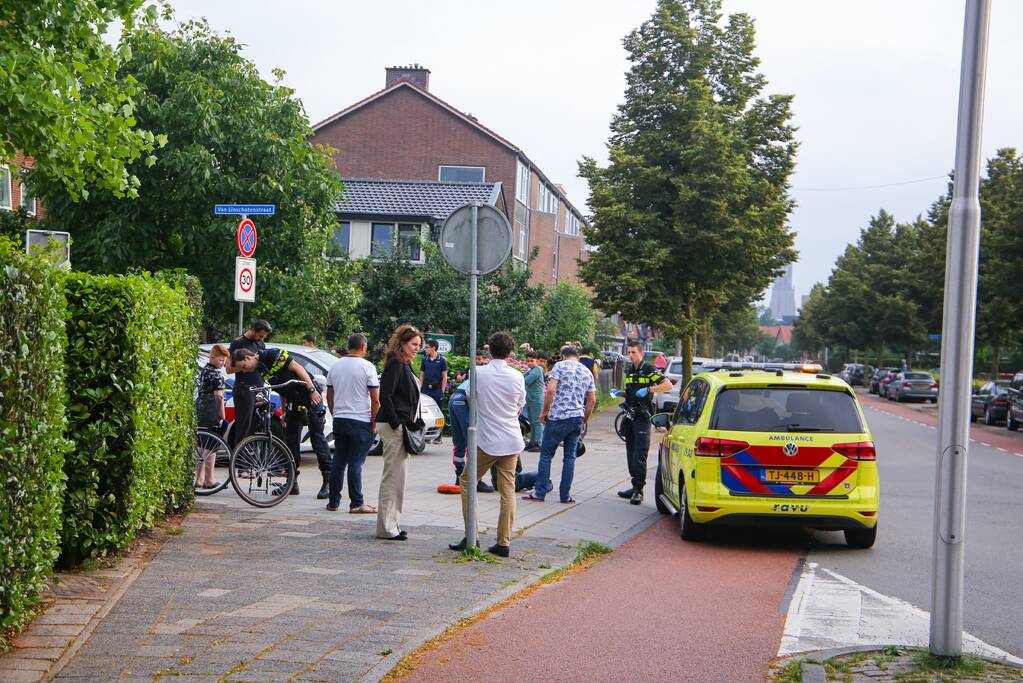 Jonge fietser gewond bij botsing met een personenauto