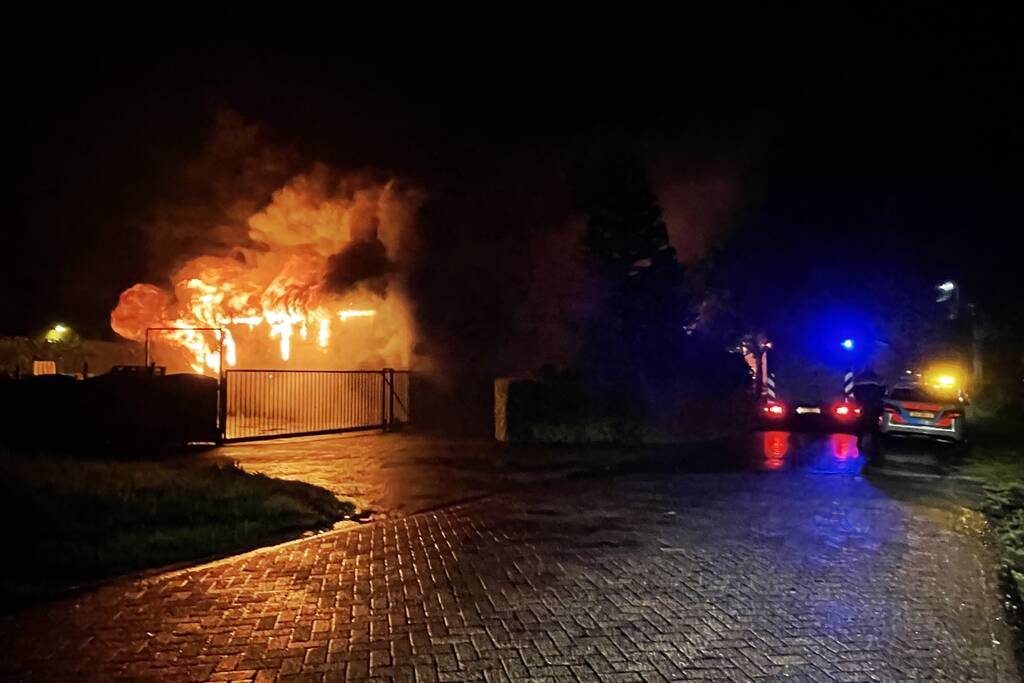 Kalven gered bij grote brand