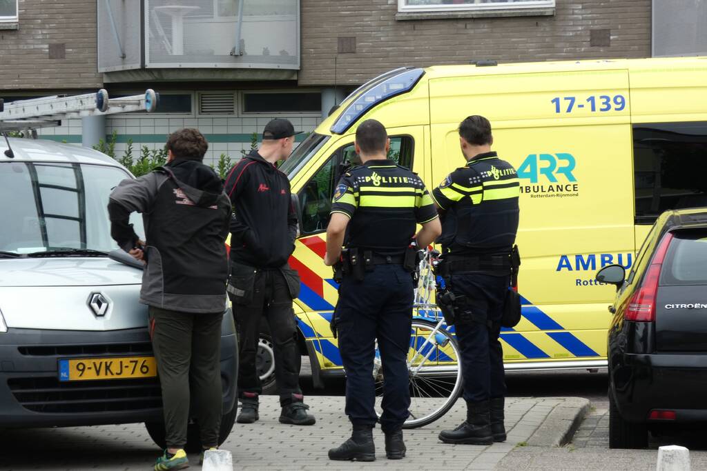 Fietser gewond bij botsing met bestelbus