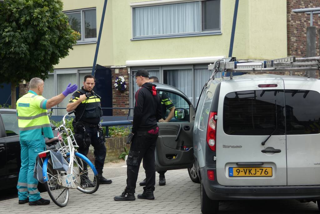 Fietser gewond bij botsing met bestelbus