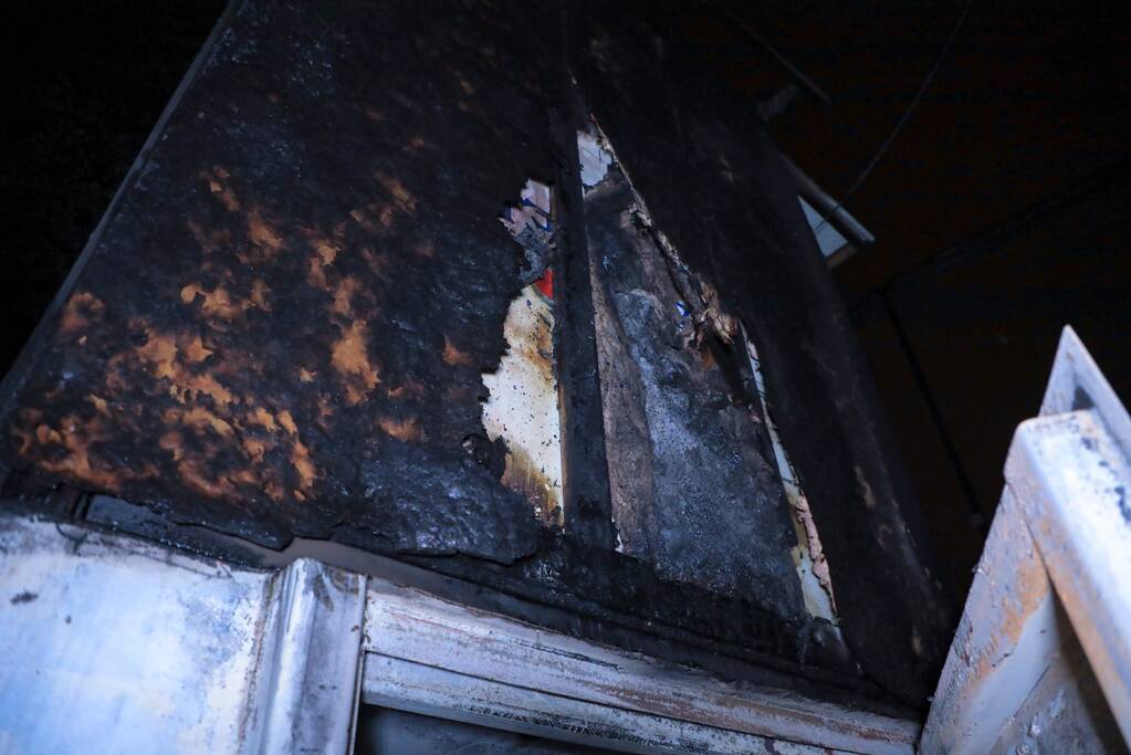 Brandweer blust brand in huisje van softbal vereniging Quick