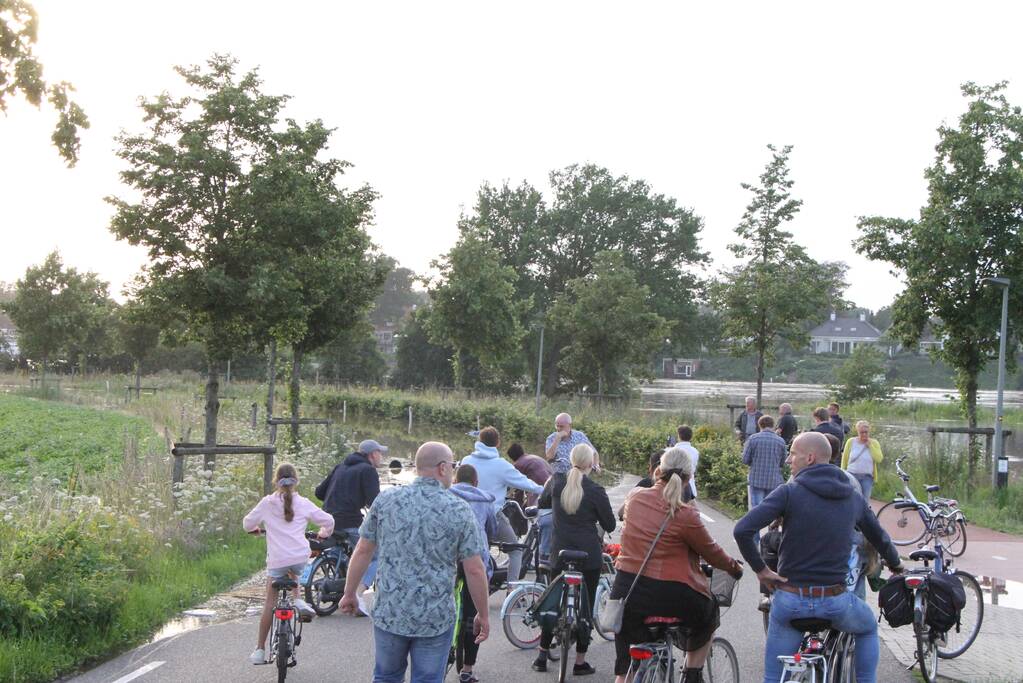 Overstromingen door stijgend water in de maas