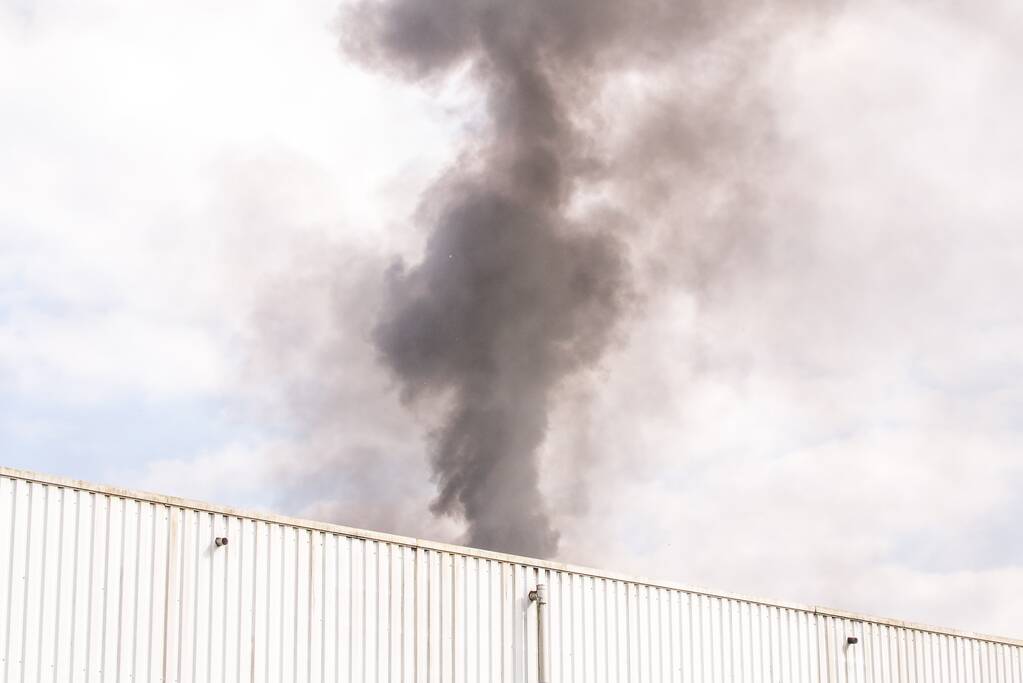 Brand in voormalige sigarettenfabriek