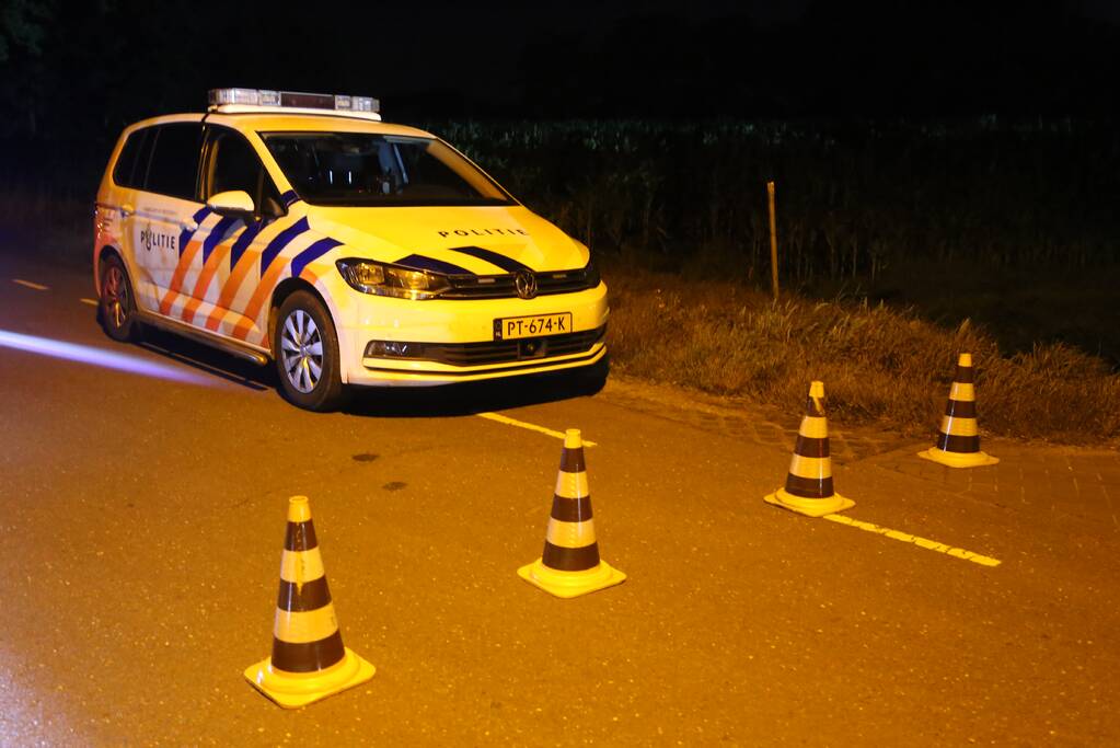 Meerdere gewonden bij botsing tegen boom