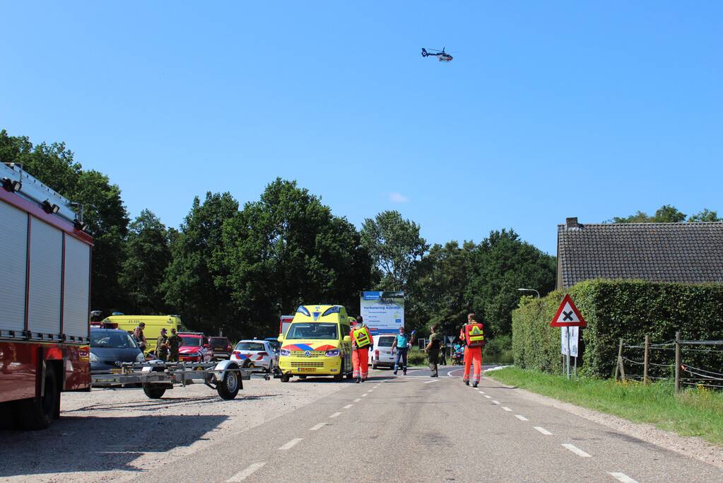 Persoon te water bij overstromingen